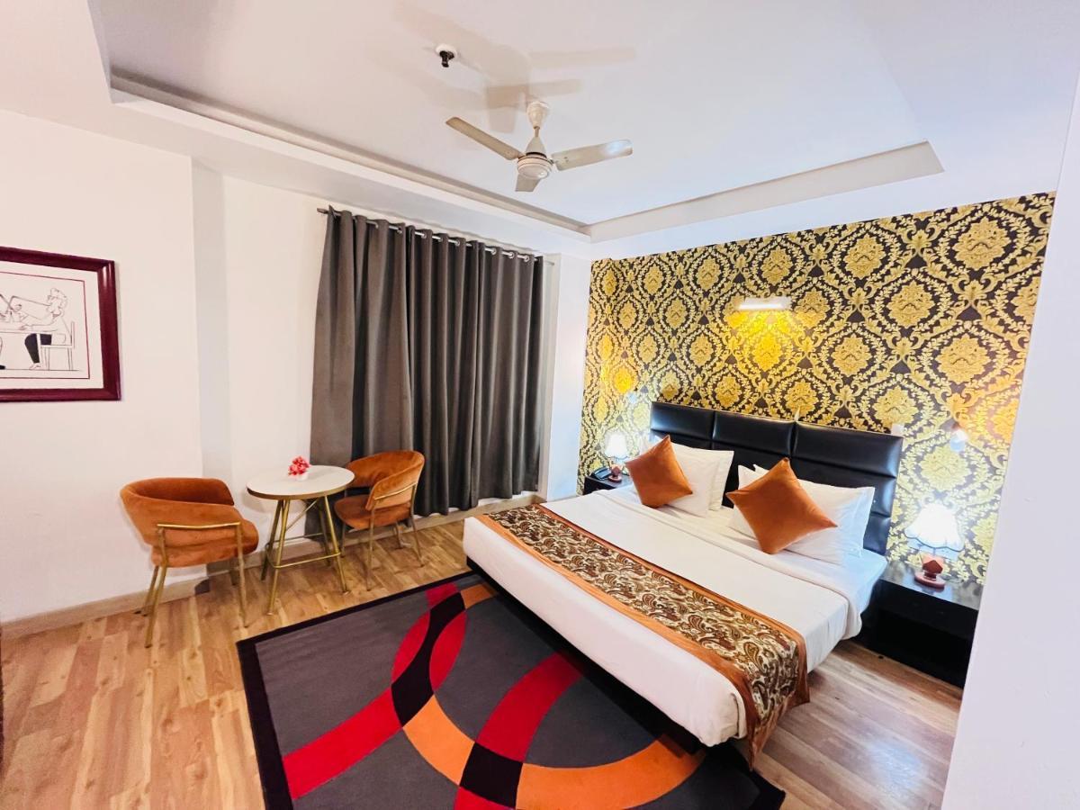 Hotel At Residency Kaushambi Couple Friendly Ghaziabad Εξωτερικό φωτογραφία