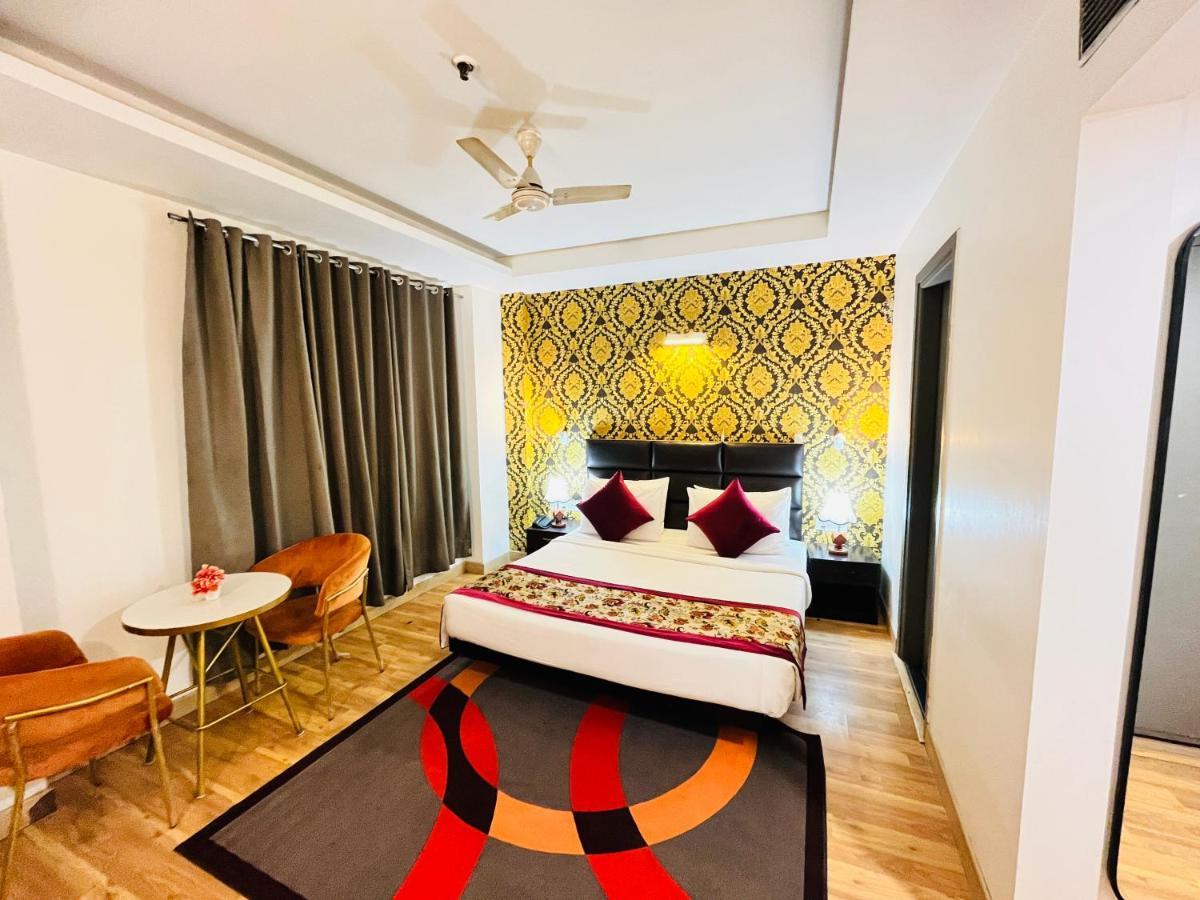 Hotel At Residency Kaushambi Couple Friendly Ghaziabad Εξωτερικό φωτογραφία