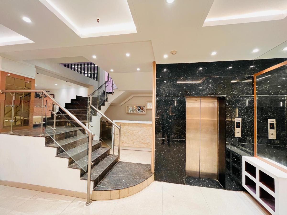 Hotel At Residency Kaushambi Couple Friendly Ghaziabad Εξωτερικό φωτογραφία