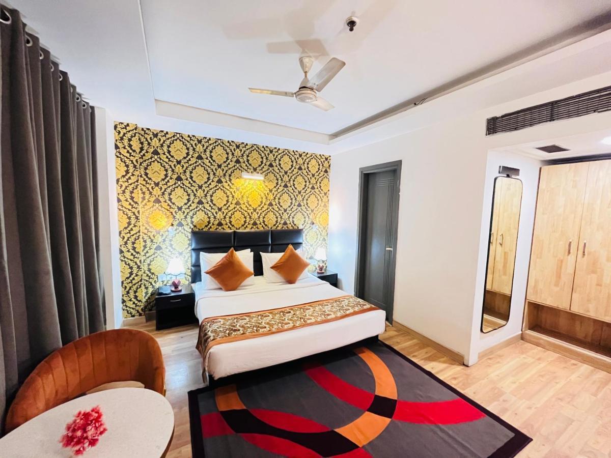 Hotel At Residency Kaushambi Couple Friendly Ghaziabad Εξωτερικό φωτογραφία
