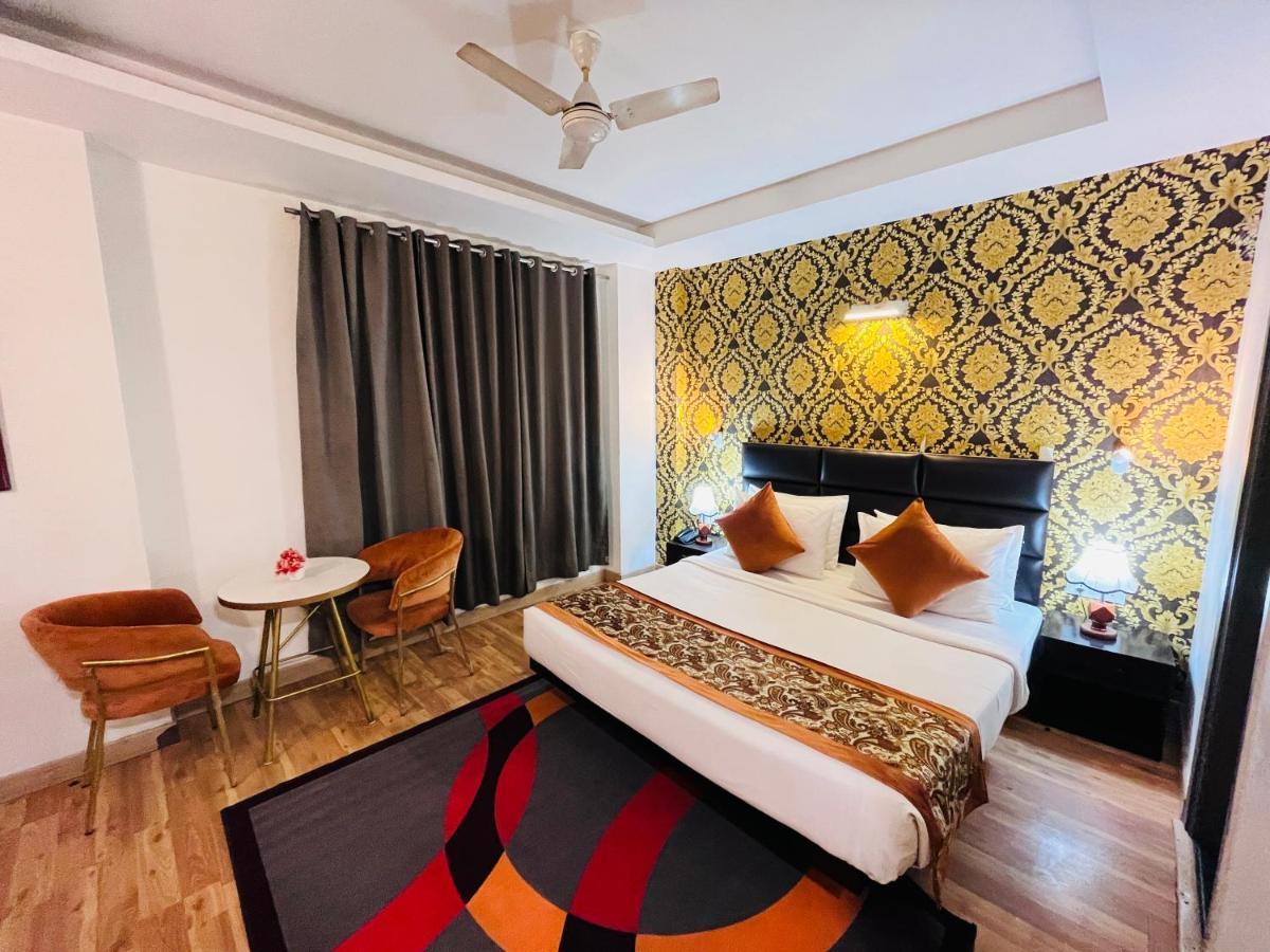 Hotel At Residency Kaushambi Couple Friendly Ghaziabad Εξωτερικό φωτογραφία