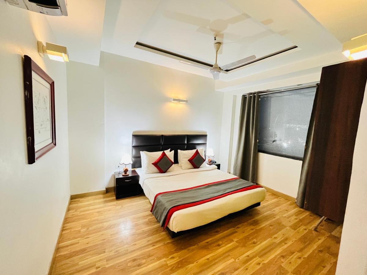 Hotel At Residency Kaushambi Couple Friendly Ghaziabad Εξωτερικό φωτογραφία