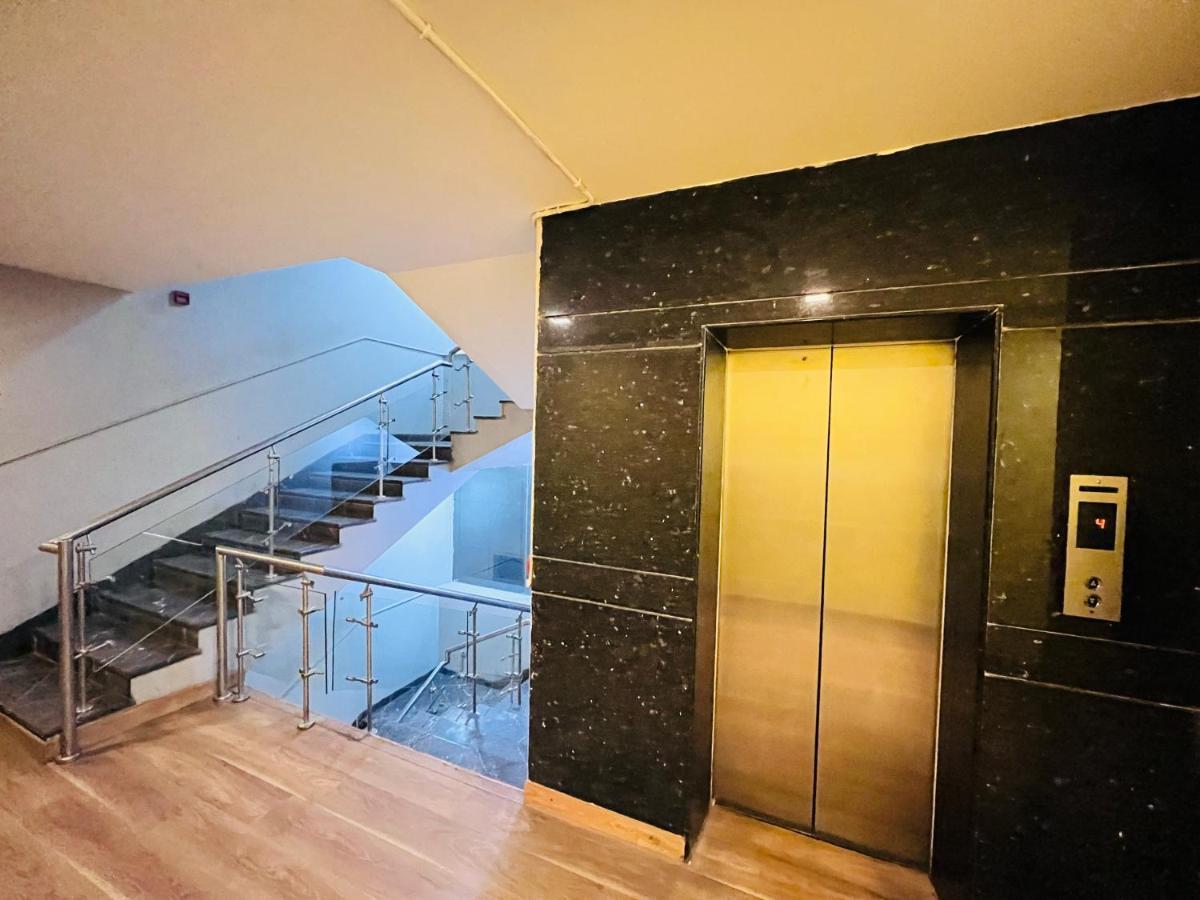 Hotel At Residency Kaushambi Couple Friendly Ghaziabad Εξωτερικό φωτογραφία