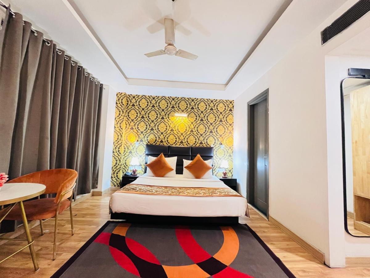 Hotel At Residency Kaushambi Couple Friendly Ghaziabad Εξωτερικό φωτογραφία