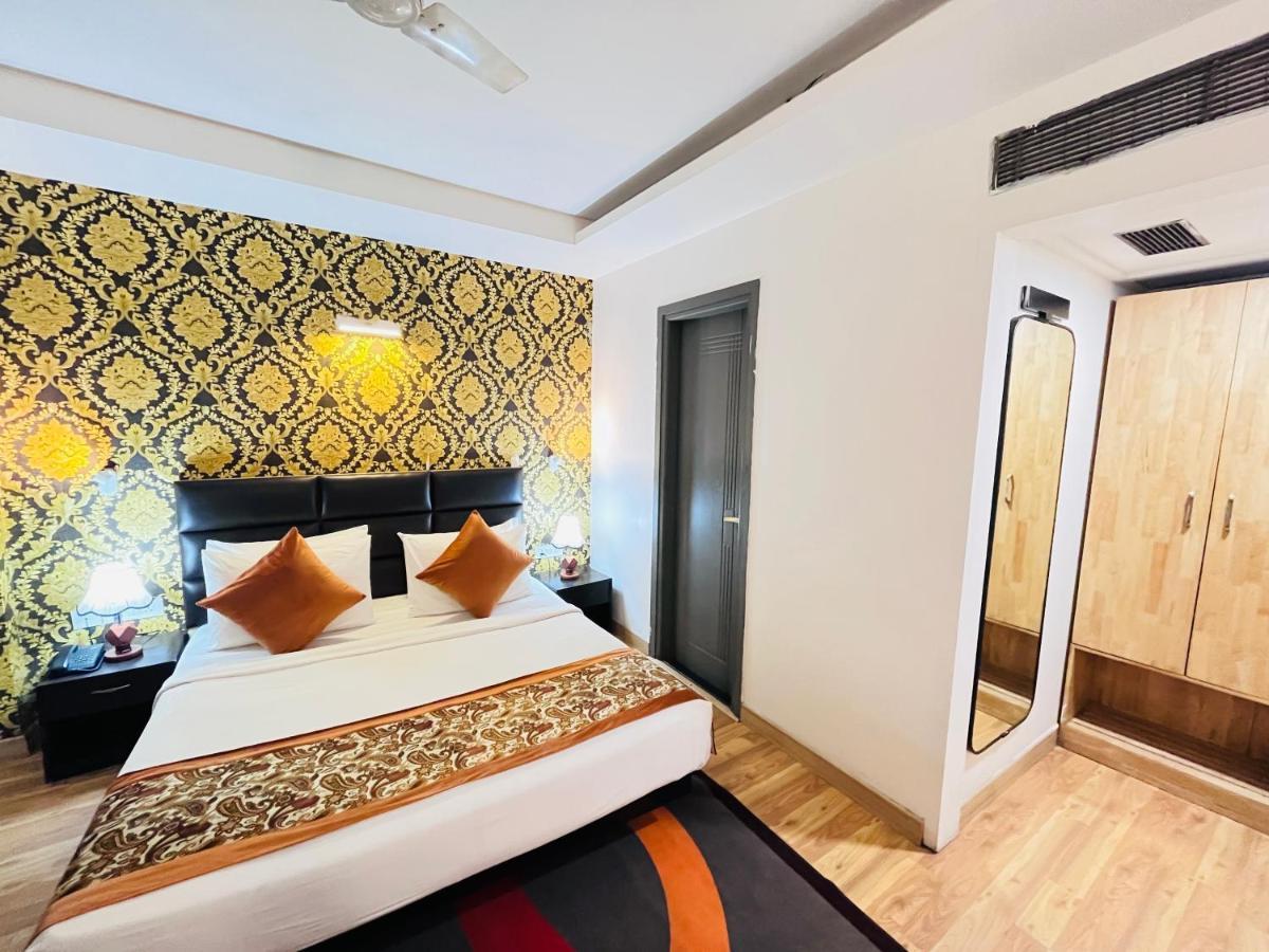 Hotel At Residency Kaushambi Couple Friendly Ghaziabad Εξωτερικό φωτογραφία