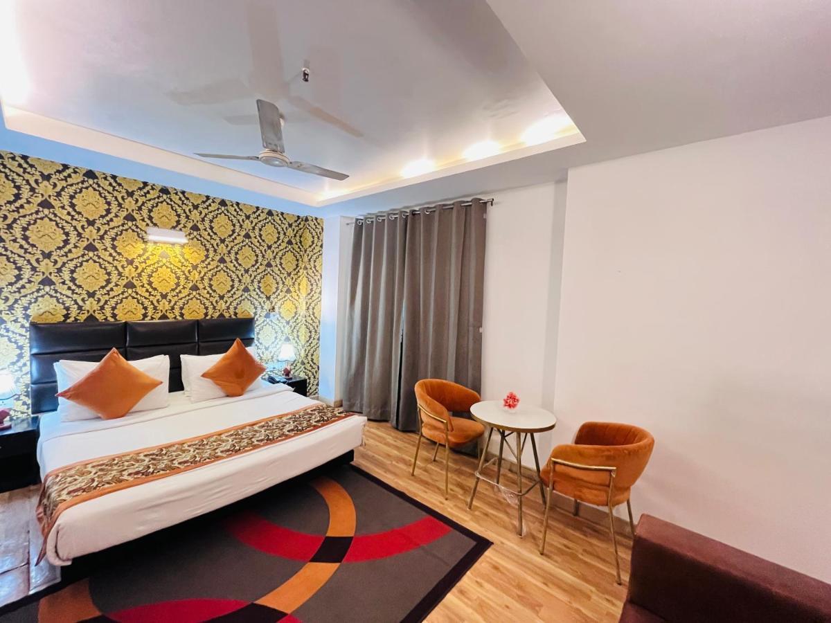 Hotel At Residency Kaushambi Couple Friendly Ghaziabad Εξωτερικό φωτογραφία