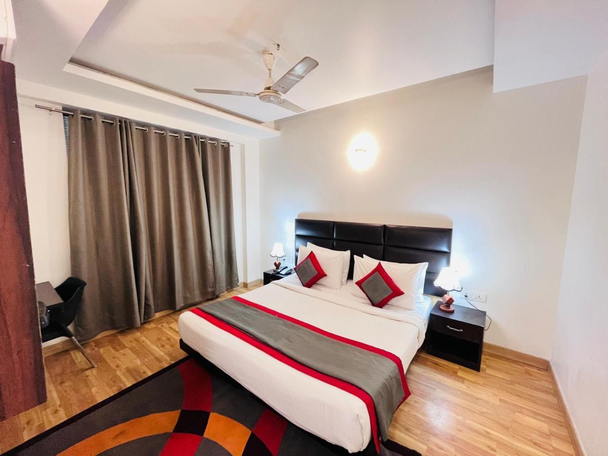 Hotel At Residency Kaushambi Couple Friendly Ghaziabad Εξωτερικό φωτογραφία